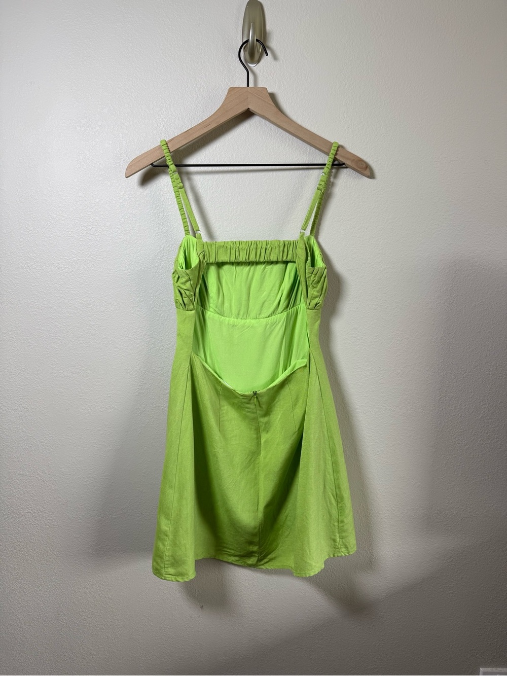 ASTR the Label Revolve Chartreuse Green Linen Blend Y2K Mini Dress Size Small - Picture 5 of 10